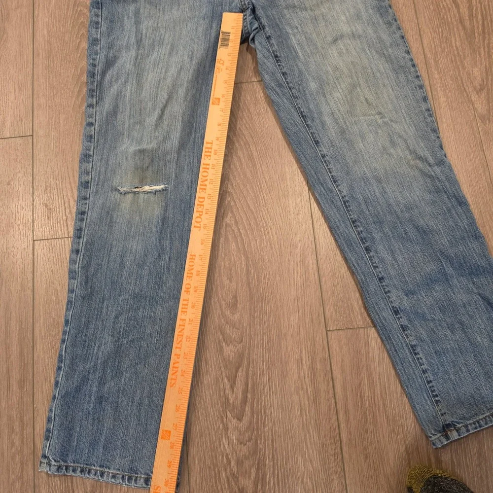LL Bean Classic Fit Mens Jeans 33x32 Light Wash Blue Denim Straight Distressed